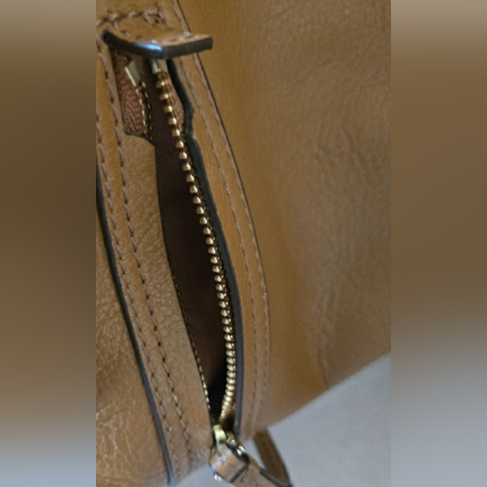 💫 Tory Burch: Brody Satchel - Picture 9 of 14